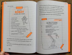Druk niet op de rode knop anders vallen de robots aan
